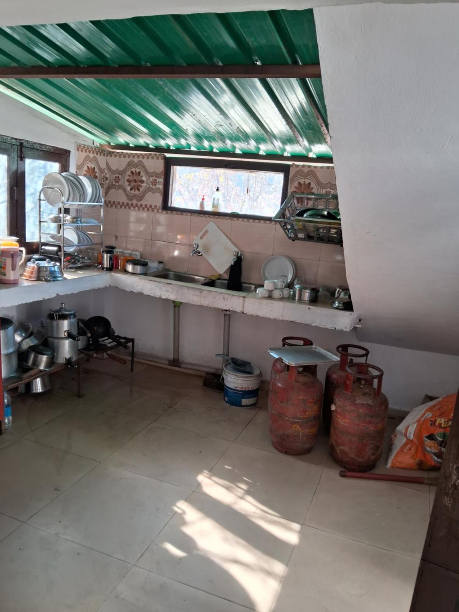 Tirthan Crest Homestay Banjār Εξωτερικό φωτογραφία